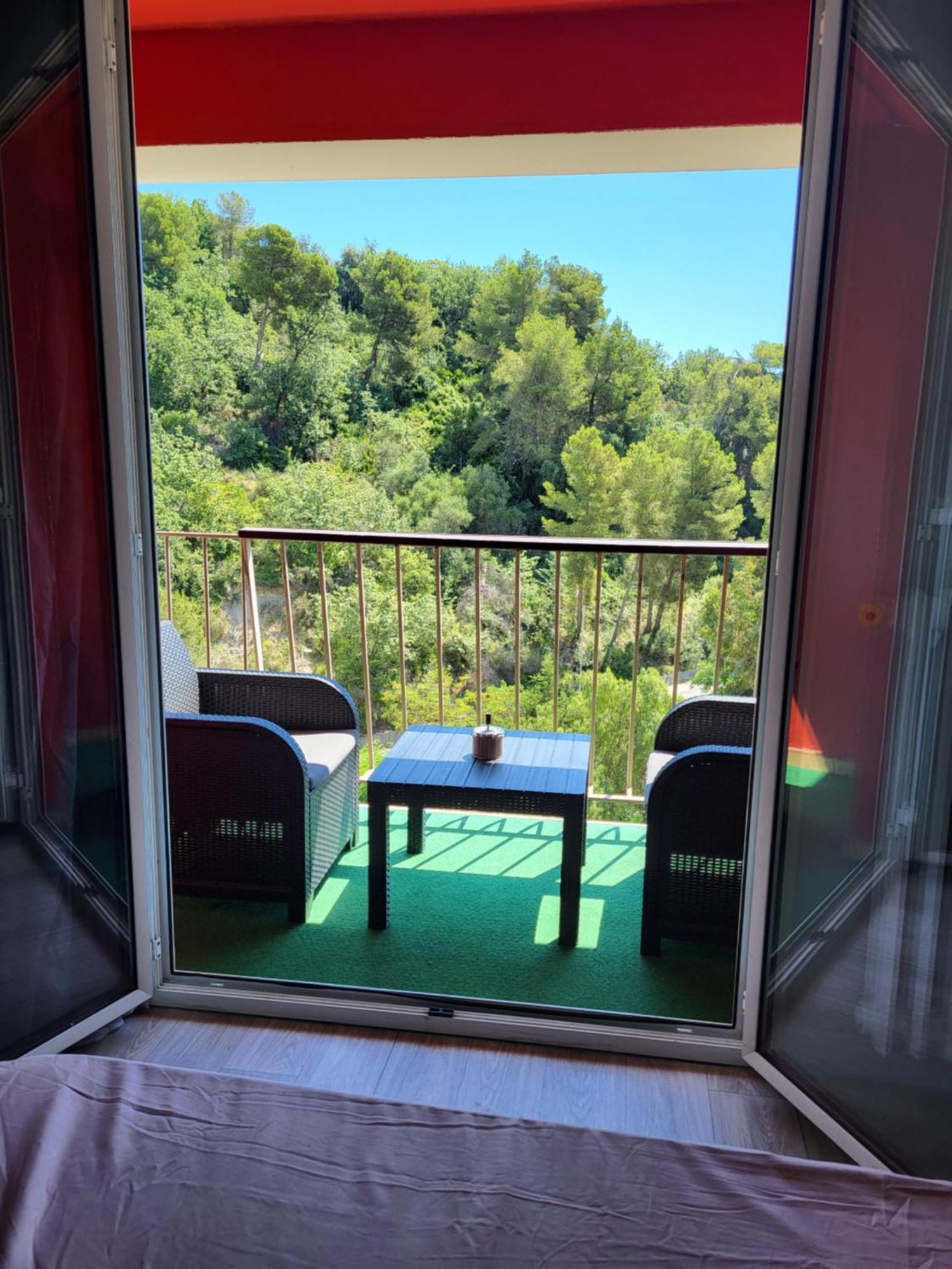 Private Room-2 In Hannana Apartment- 2 Min Walk To Tram 12 Min To Nice Train Station 15 Min To Massena Place Екстериор снимка